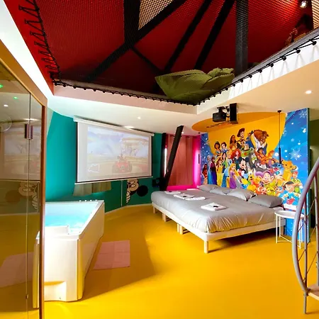 Capsule Family - Sauna - Jacuzzi - Projecteur - Billard - Nintendo Switch 2 - Filet Suspendu Διαμέρισμα *