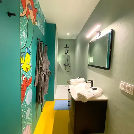 Διαμέρισμα Capsule Family - Sauna - Jacuzzi - Projecteur - Billard - Nintendo Switch 2 - Filet Suspendu *