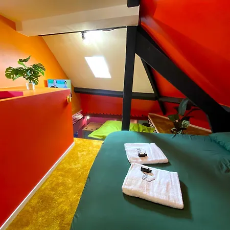 Capsule Family - Sauna - Jacuzzi - Projecteur - Billard - Nintendo Switch 2 - Filet Suspendu *