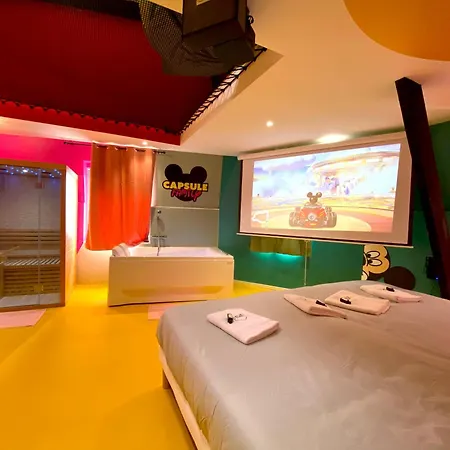 Capsule Family - Sauna - Jacuzzi - Projecteur - Billard - Nintendo Switch 2 - Filet Suspendu * Crespin (Nord)