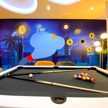 Capsule Family - Sauna - Jacuzzi - Projecteur - Billard - Nintendo Switch 2 - Filet Suspendu Διαμέρισμα