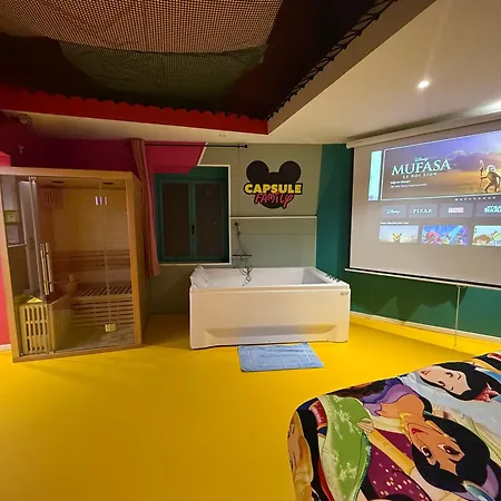 Διαμέρισμα Capsule Family - Sauna - Jacuzzi - Projecteur - Billard - Nintendo Switch 2 - Filet Suspendu