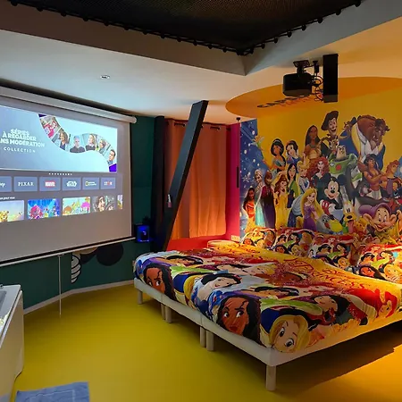 Διαμέρισμα Capsule Family - Sauna - Jacuzzi - Projecteur - Billard - Nintendo Switch 2 - Filet Suspendu *